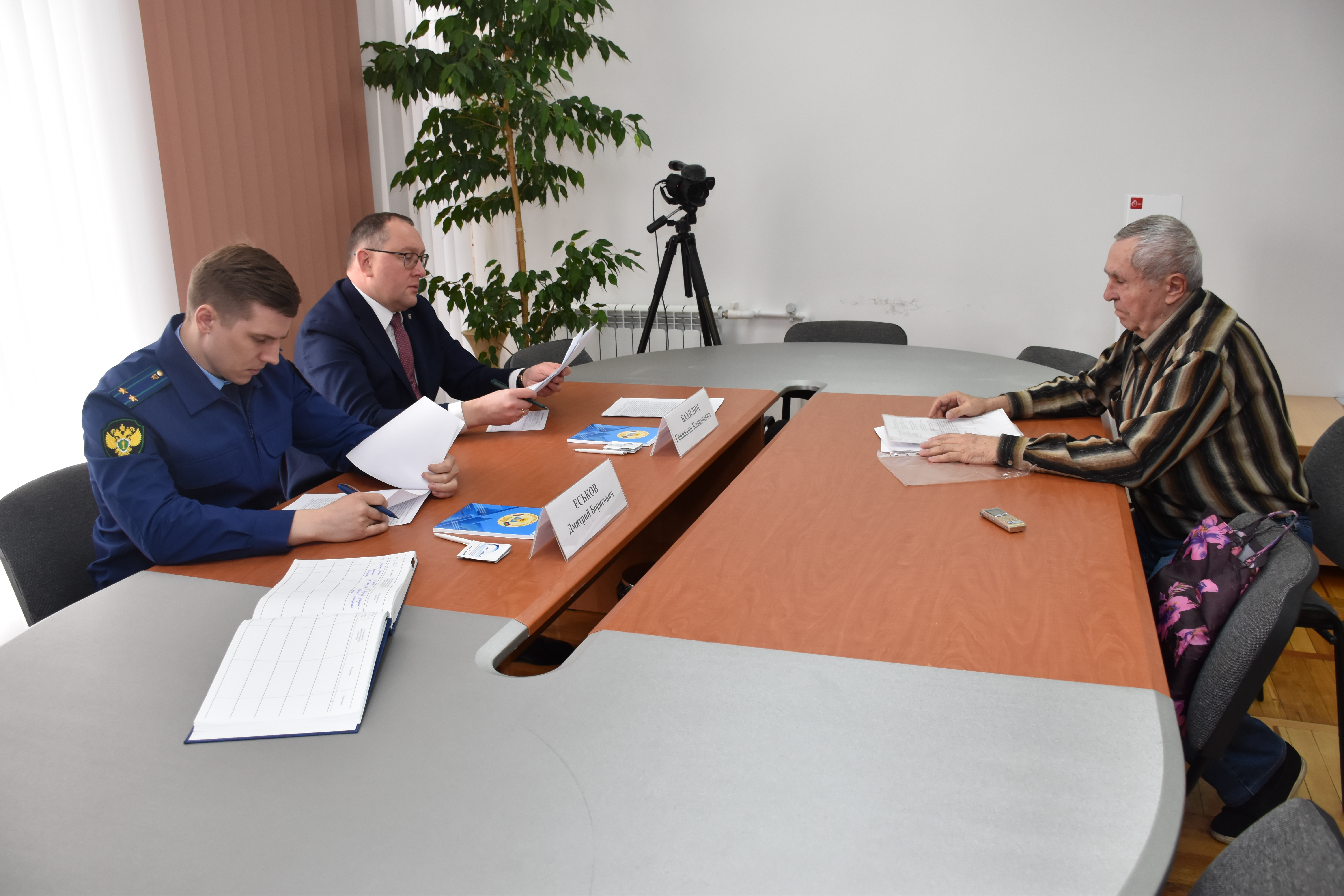 Прокурором Успенского района совместно с главой муниципального образования Успенский район проведен расширенный прием граждан. 